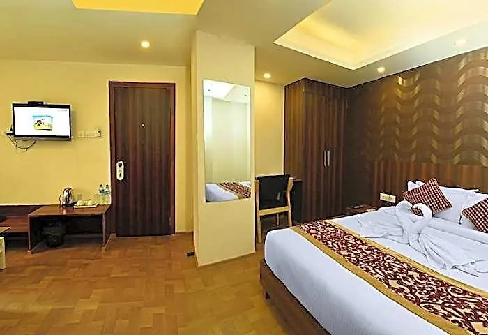 Royal Hotel 3*